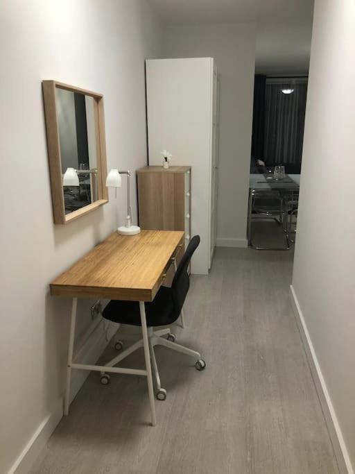 Stunning Apartment In Leeds- Financial District ลีดส์ ภายนอก รูปภาพ
