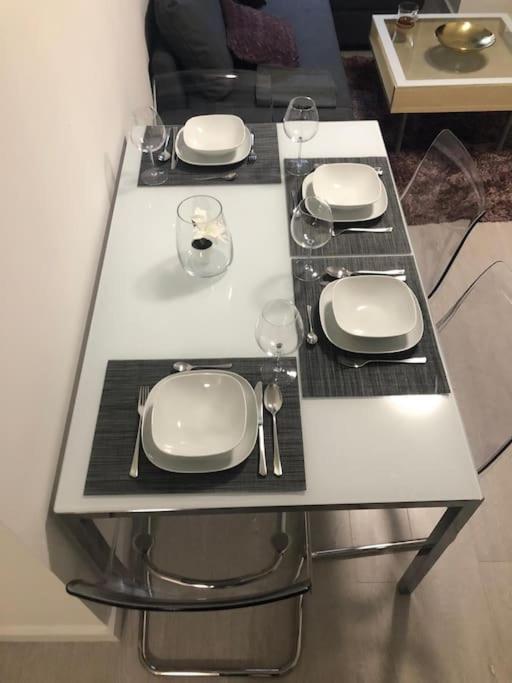 Stunning Apartment In Leeds- Financial District ลีดส์ ภายนอก รูปภาพ