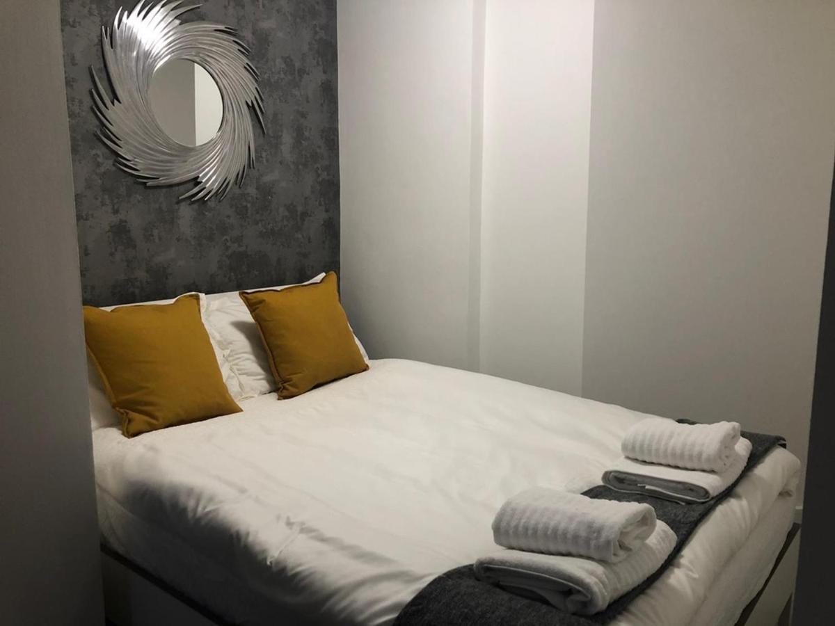 Stunning Apartment In Leeds- Financial District ลีดส์ ภายนอก รูปภาพ