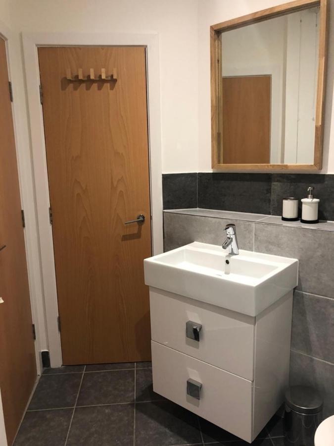 Stunning Apartment In Leeds- Financial District ลีดส์ ภายนอก รูปภาพ