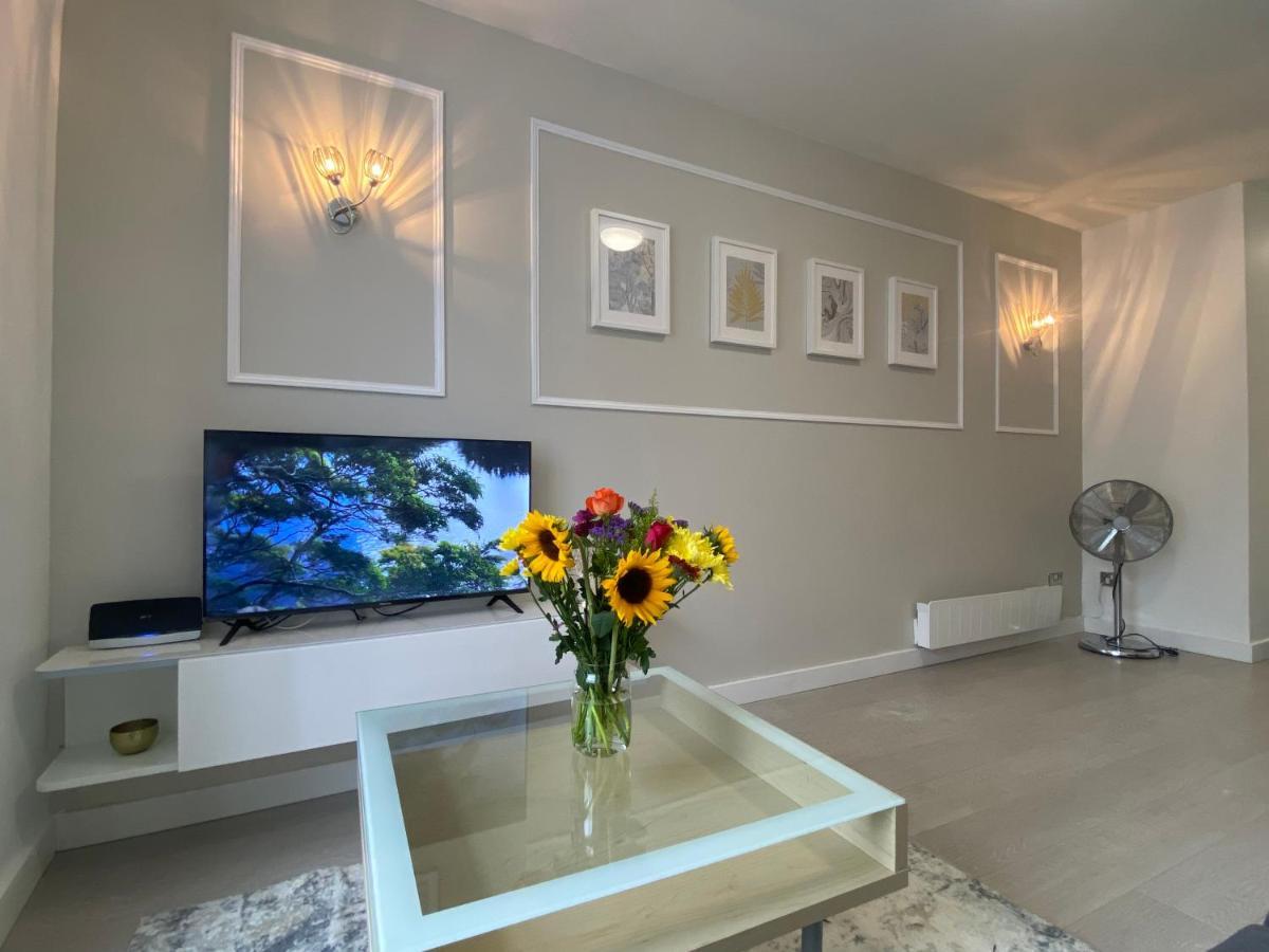 Stunning Apartment In Leeds- Financial District ลีดส์ ภายนอก รูปภาพ