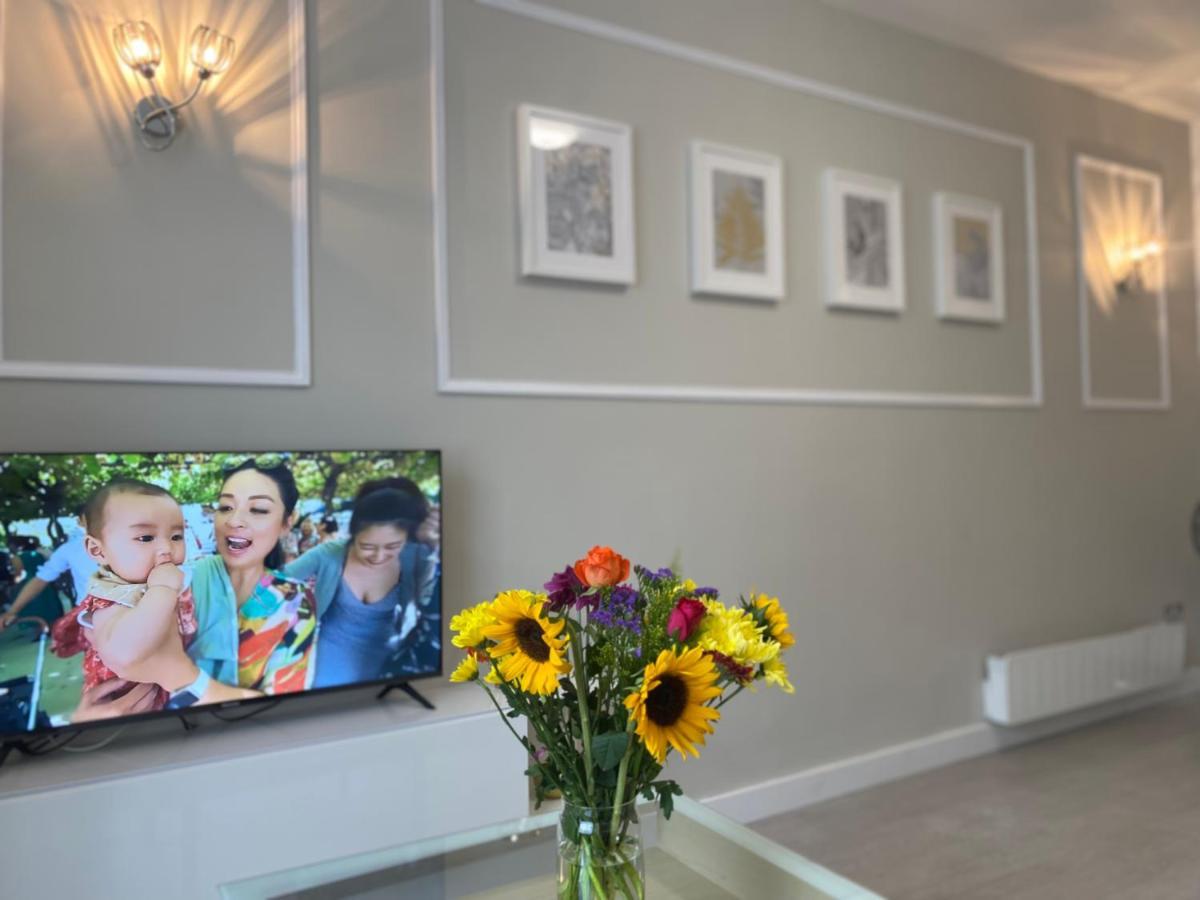 Stunning Apartment In Leeds- Financial District ลีดส์ ภายนอก รูปภาพ